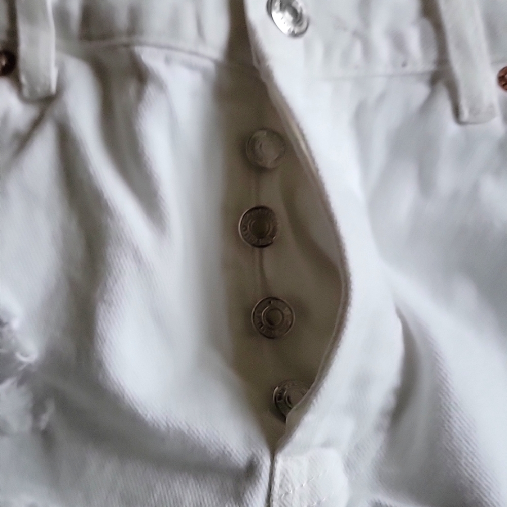 We The Free White Maggie Mid Rise Short Size 26 - Picture 7 of 9